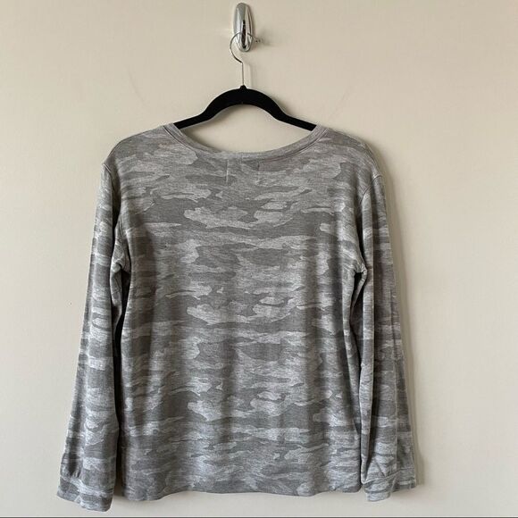 Revolve-Monrow Camo Raglan Sweatshirt (Small) - Picture 3 of 10